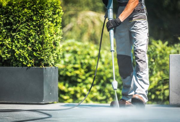 Concrete Pressure Washing in Waterloo