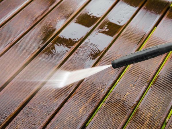 Deck Pressure Washing in Waterloo