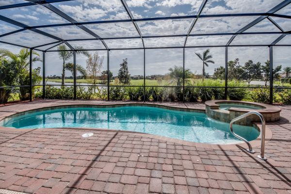 Pool Enclosure Cleaning in Waterloo