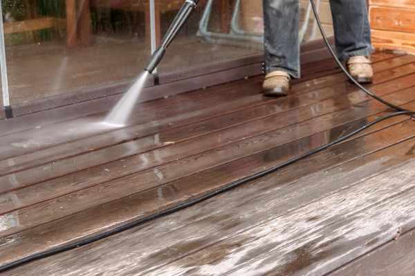 Pool Deck Power Washing in Waterloo