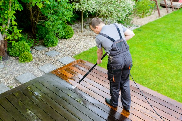 Deck And Patio Cleaning in Waterloo