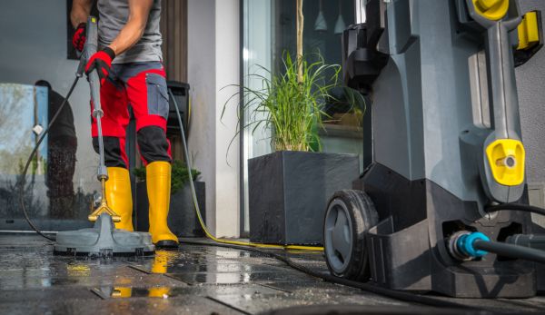 Commercial Pressure Cleaning in Waterloo