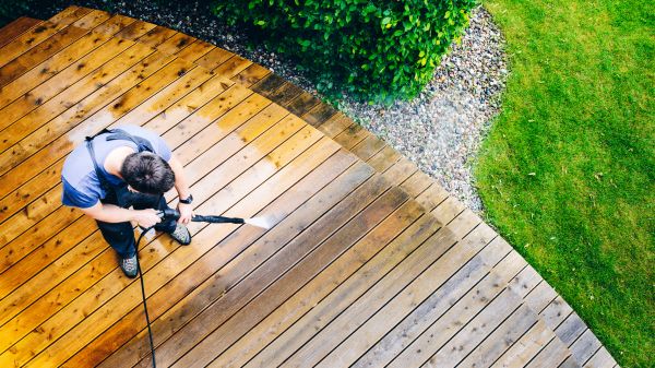 Deck Pressure Cleaning in Waterloo