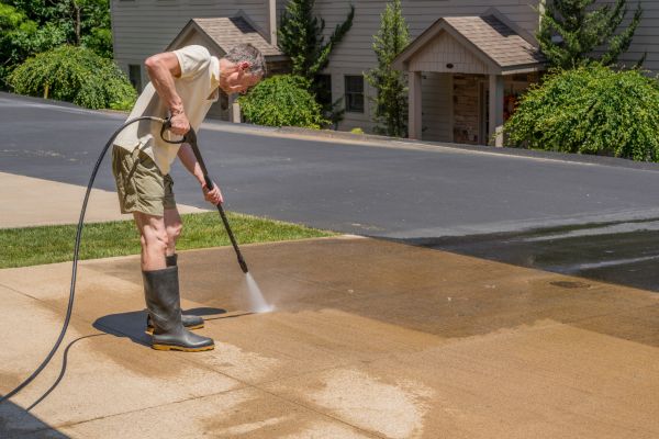 Concrete Pressure Cleaning in Waterloo