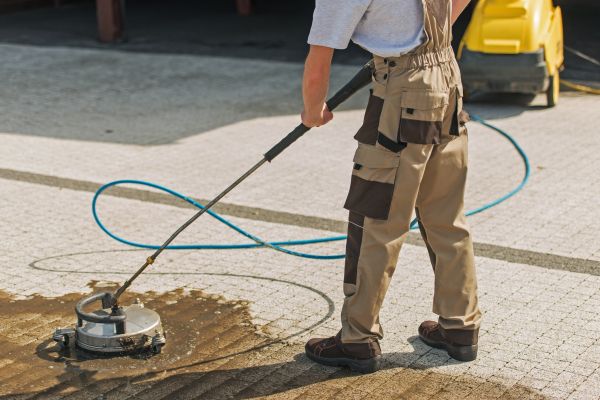 Townhouse Driveway Cleaning in Waterloo