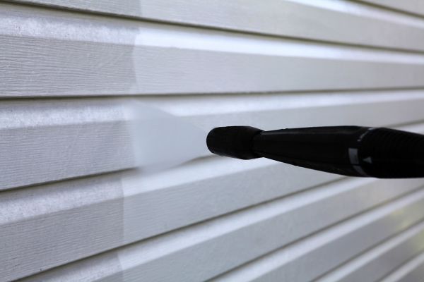 Condo Siding Power Washing in Waterloo