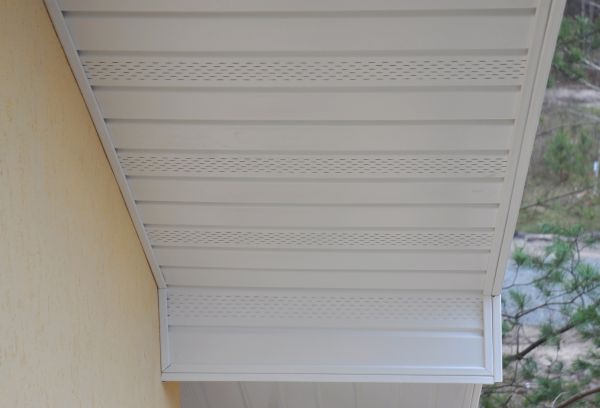 Soffit Dirt Removal in Waterloo