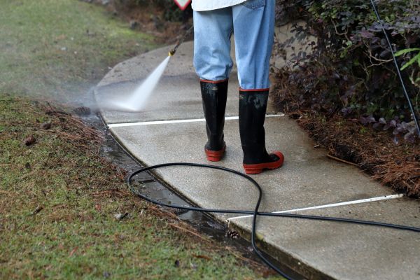 Sidewalk Pressure Cleaning in Waterloo