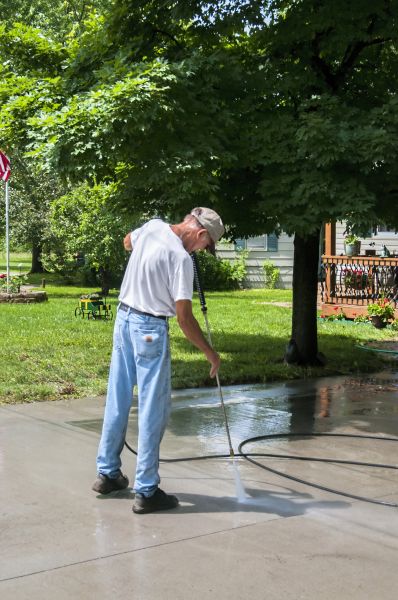 Driveway Concrete Cleaning in Waterloo