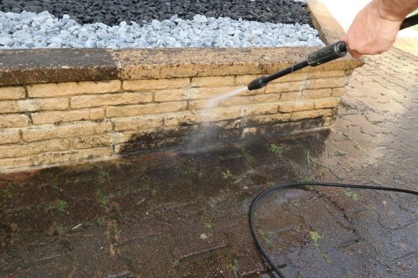 Retaining Wall Power Washing in Waterloo