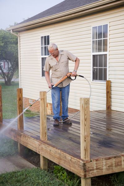 Deck Mold Cleaning in Waterloo