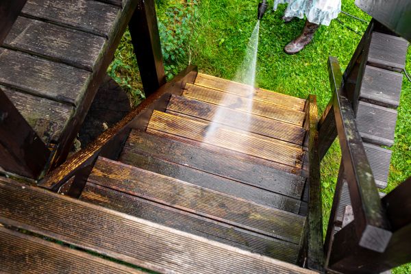 Wood Power Washing in Waterloo